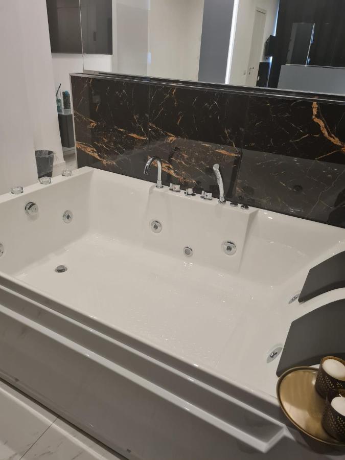 Maliziusella Hotel Napoli Ngoại thất bức ảnh